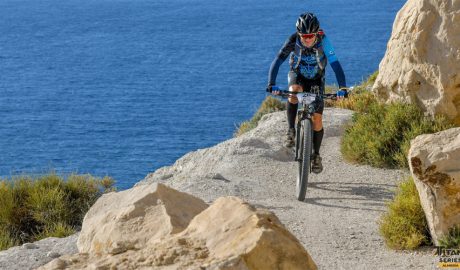 Ramon Aranda damunt de la seva bicicleta