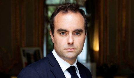 A la imatge, Sébastien Lecornu