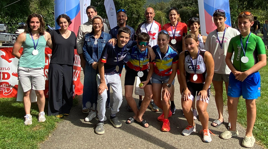 A la imatge, els guanyadors de la triatló (Federació Andorrana de Triatló)
