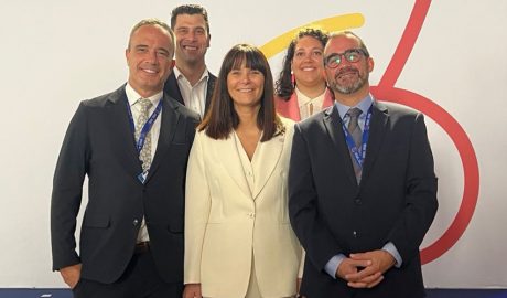 Al centre la ministra, Mònica Bonell i, a la seva dreta, Alain Cabanes, en la 10a Conferència de ministres de joventut del Consell d’Europa