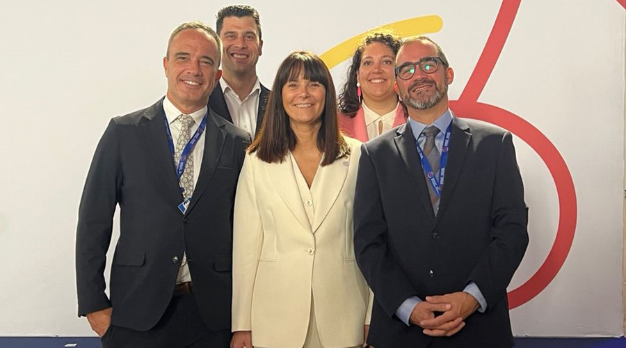 Al centre la ministra, Mònica Bonell i, a la seva dreta, Alain Cabanes, en la 10a Conferència de ministres de joventut del Consell d’Europa (SFGA)