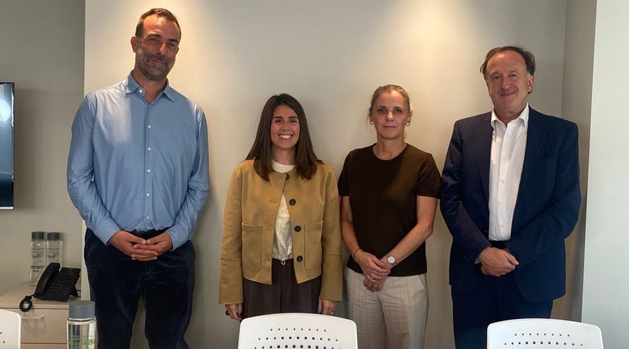 Els representants de l'EFA amb la cònsol major d'Encamp, Laura Mas, segona per l'esquerra (EFA)