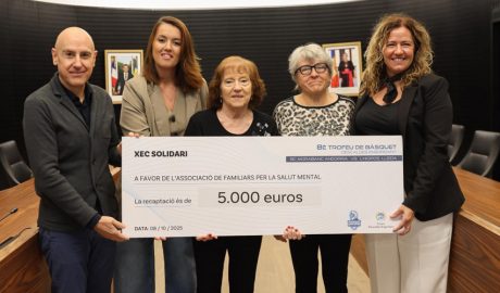 Imatge de l'acte de lliurament del xec