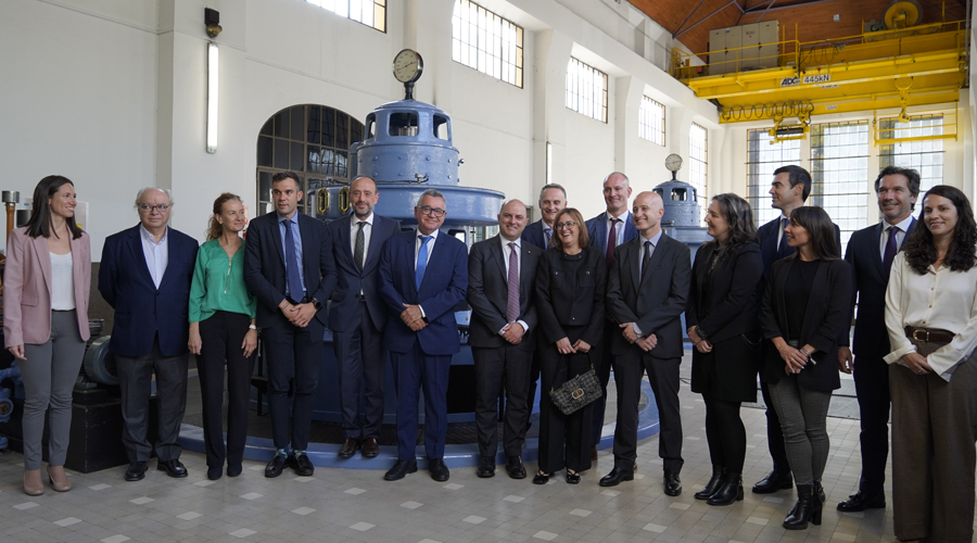 Assistents a la formalització de l'acord entre FEDA i Endesa (FEDA)