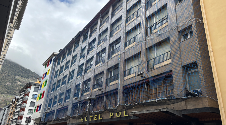 L'antic Hotel Pol (Comú de Sant Julià)