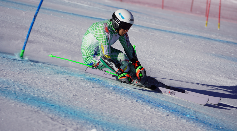 Joan Verdú esquiant a Sölden (FAE)