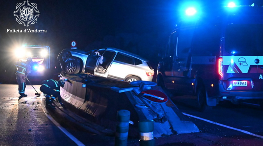 El vehicle accidentat que conduïa l'home que va donar positiu amb una taxa de 2,41 (Policia d'Andorra)