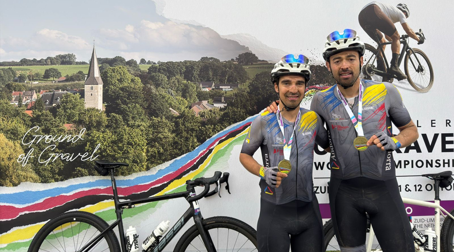 Els dos ciclistes del Principat un cop finalitzada la prova (FAC)