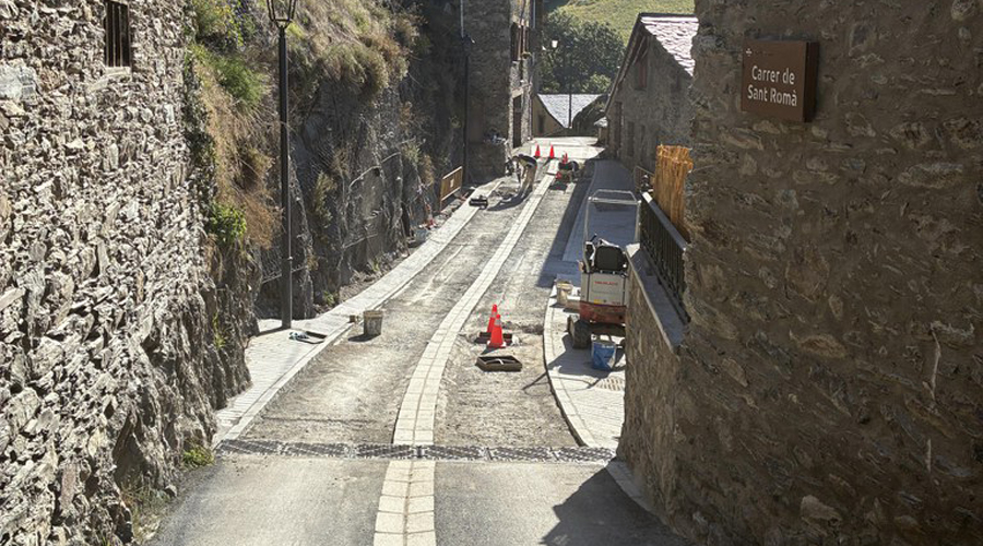 Una imatge del carrer afectat per les obres (Comú d'Encamp)