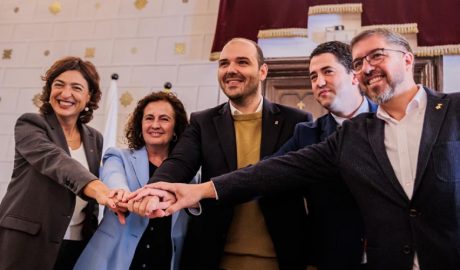 Al centre, el conseller Dalmau i, a la seva esquerra, Joan Barrera, alcalde de la Seu