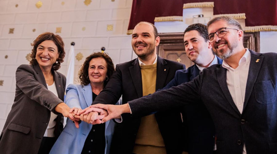 Al centre, el conseller Dalmau i, a la seva esquerra, Joan Barrera, alcalde de la Seu (Govern.cat)