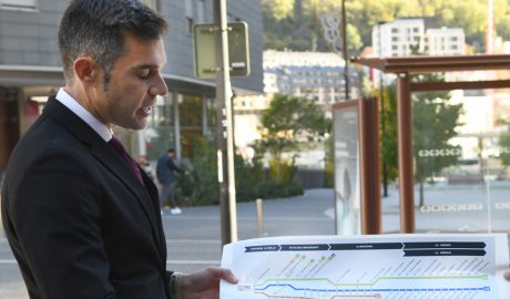 El secretari d'Estat, David Forné, explicant les millores als mitjans de comunicació