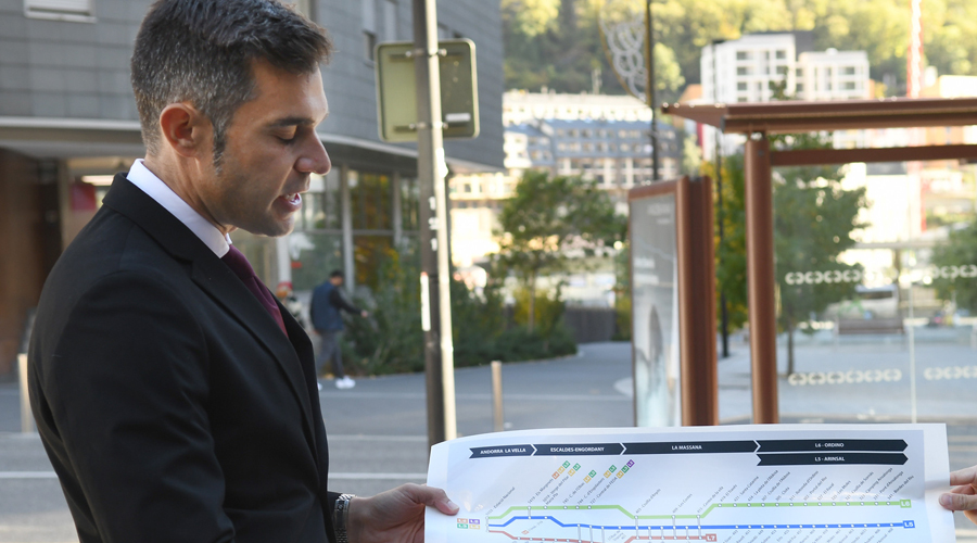 El secretari d'Estat, David Forné, explicant les millores als mitjans de comunicació (SFGA)