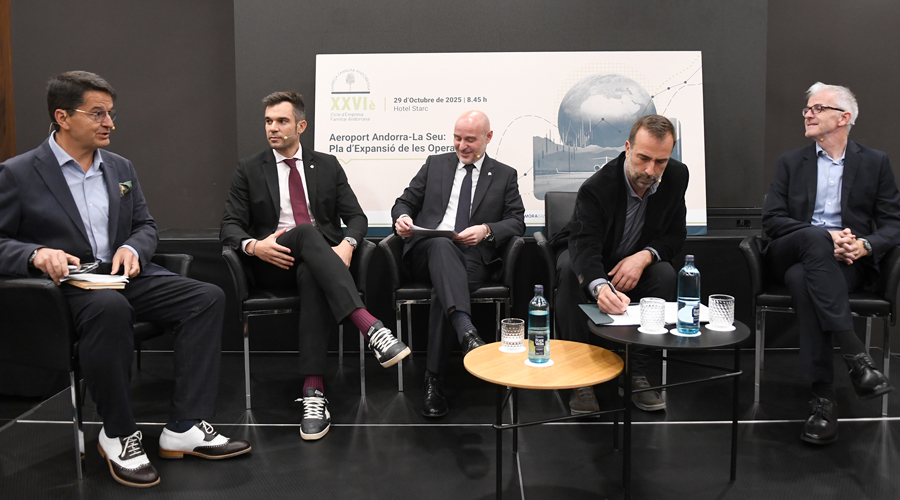 Segon per l'esquerra, David Forné, participant en la taula rodona (SFGA)