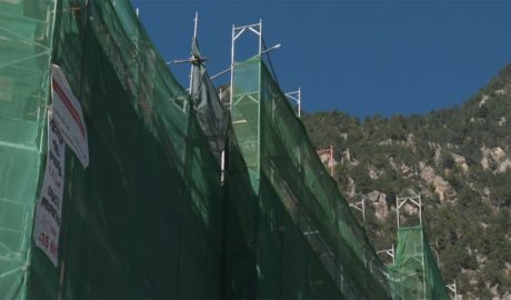 A l'edifici s'han de construir un total de 30 habitatges de preu assequible
