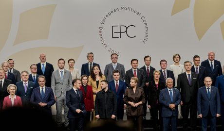 Foto de família de la 7a Cimera de la Comunitat Política Europea