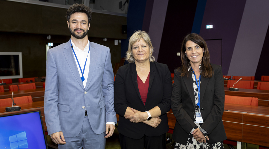 Els membres de la delegació andorrana, Cerni Escalé, Berna Coma i Meritxell Alcobé