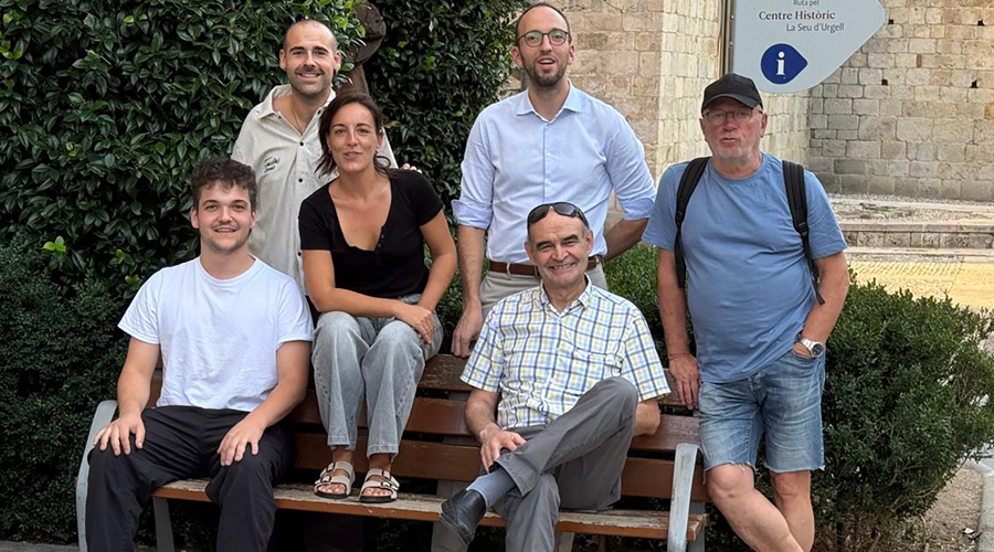Equip del muntatge escènic "L’home de la Torre del Peu" (Foto: Associació Nus Teatre per les Arts Escèniques al Pirineu)