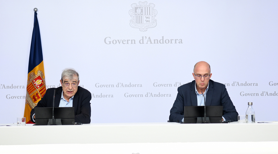 A l'esquerra, el ministre Ladislau Baró (SFGA)