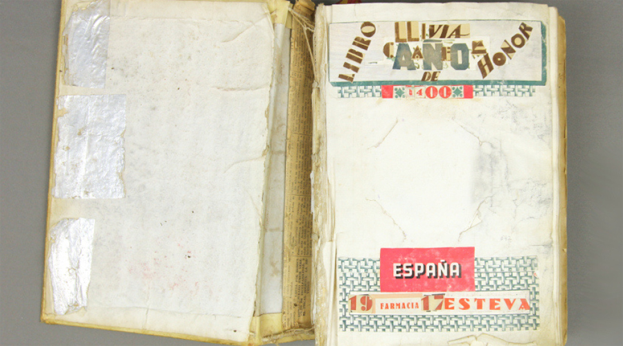 El llibre d'honor de la farmàcia Esteva presentava un important deteriorament (Aj. de Llívia)