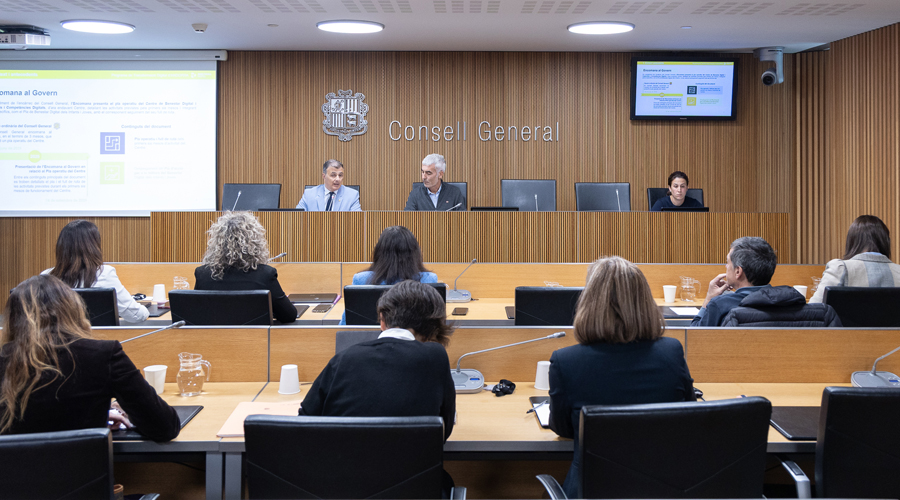 Al fons a l'esquerra, el ministre Marc Rossell (SFGA)