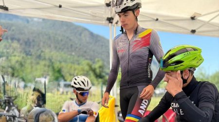 A la imatge, els tres ciclistes andorrans