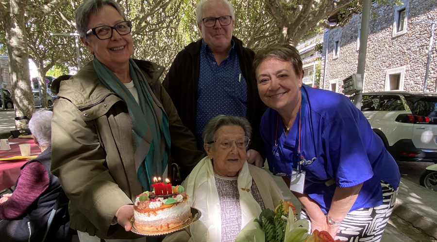 Rosa Barral celebrant els seus 101 anys de vida (Aj. la Seu)