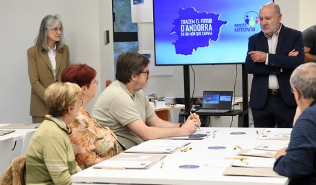 El primer dels debats celebrats a Sant Julià