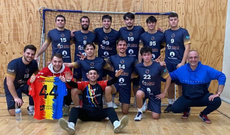 Els jugadors del Serradells després de la victòria