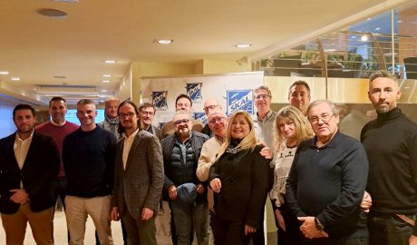 Socis de l’Skål Club d’Andorra amb Landry Riba, tercer per l'esquerra