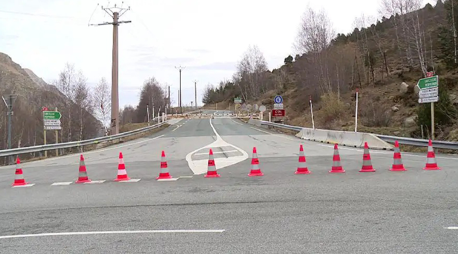 La carretera restarà tancada fins a la conclusió de la temporada d'hivern (RTVA)