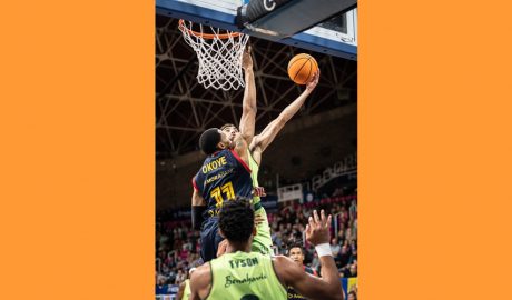 Stan Okoye, un dels protagonistes del partit en clau positiva