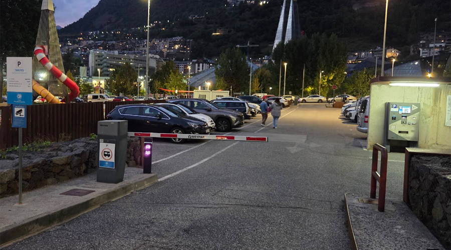 Aparcament de Nacions Unides (Google Maps - Boss Lam)