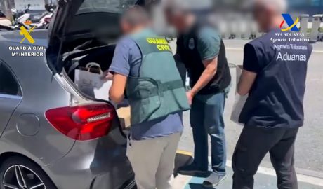 Desarticulació d'una organització que eludia el pagament de l'IVA en la venda de mòbils a través d'Andorra