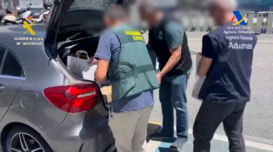 Desarticulació d'una organització que eludia el pagament de l'IVA en la venda de mòbils a través d'Andorra (Foto: Guàrdia Civil)