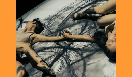 Una imatge de l'espectacle "Burnt Offering"