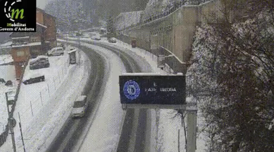 Càmera del trànsit a la CG-3, a la parròquia d'Ordino (Mobilitat)