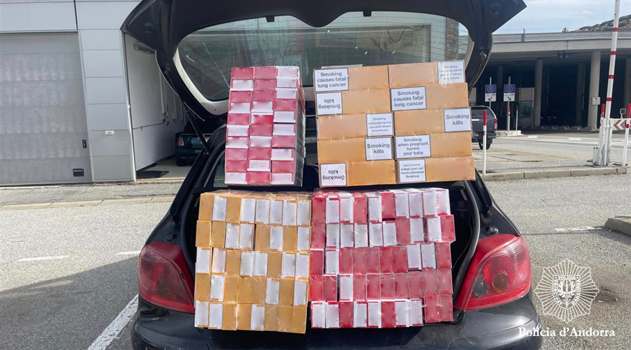 El turisme intervingut carregat amb paquets de tabac (Policia d'Andorra)