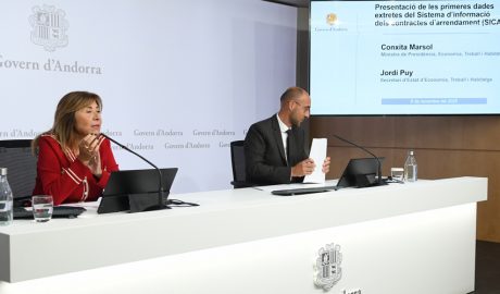 Conxita Marsol i Jordi Puy durant la presentació