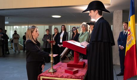 Cristina Bea jurant el càrrec davant del síndic