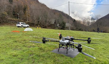 Un dels drons de càrrega a l'Aran