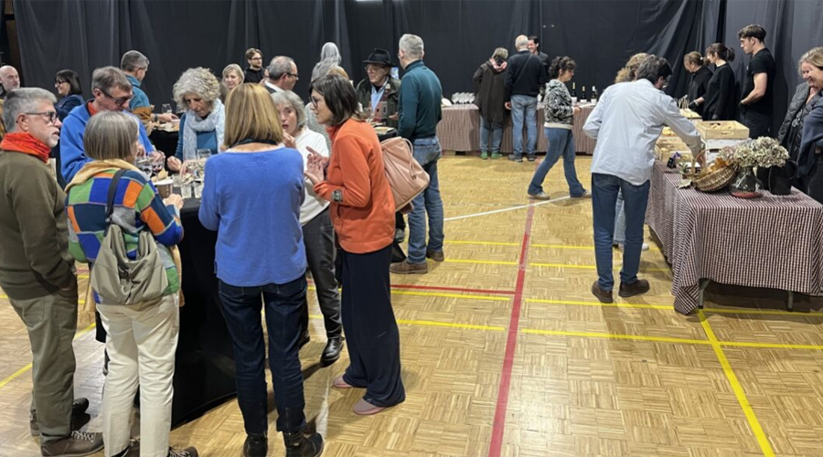 Un gran nombre de persones s'han aplegat en la gala del 10è aniversari (Curtàneu)