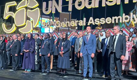 Segon per la dreta, el ministre Jordi Torres