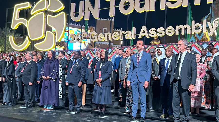 Segon per la dreta, el ministre Jordi Torres (SFGA)