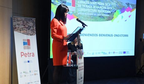 La ministra, Mònica Bonell, en l'acte d'inauguració de les jornades