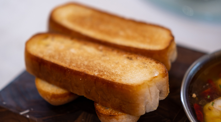 Unes llesques de pa torrat