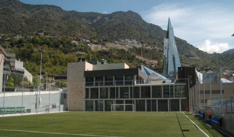 Vista parcial de l'edifici del Prat del Roure