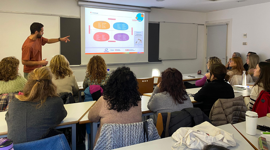 Fotografia de la sessió sobre el dol perinatal (Govern.cat)