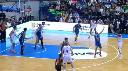 Shannon Evans en un dels llançaments que ha anotat