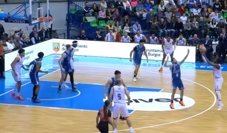 Shannon Evans en un dels llançaments que ha anotat